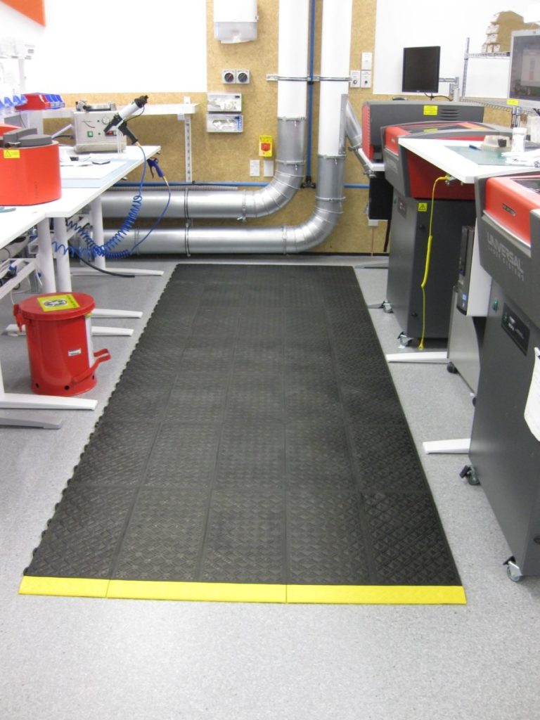 Ergo Solid Tiles - A Modular Anti-fatigue Non-slip Solution
