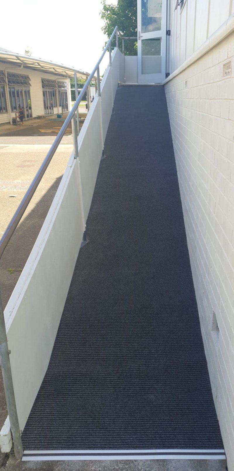 Waterlea ramp with slim rib outdoor carpet and DT028 bar