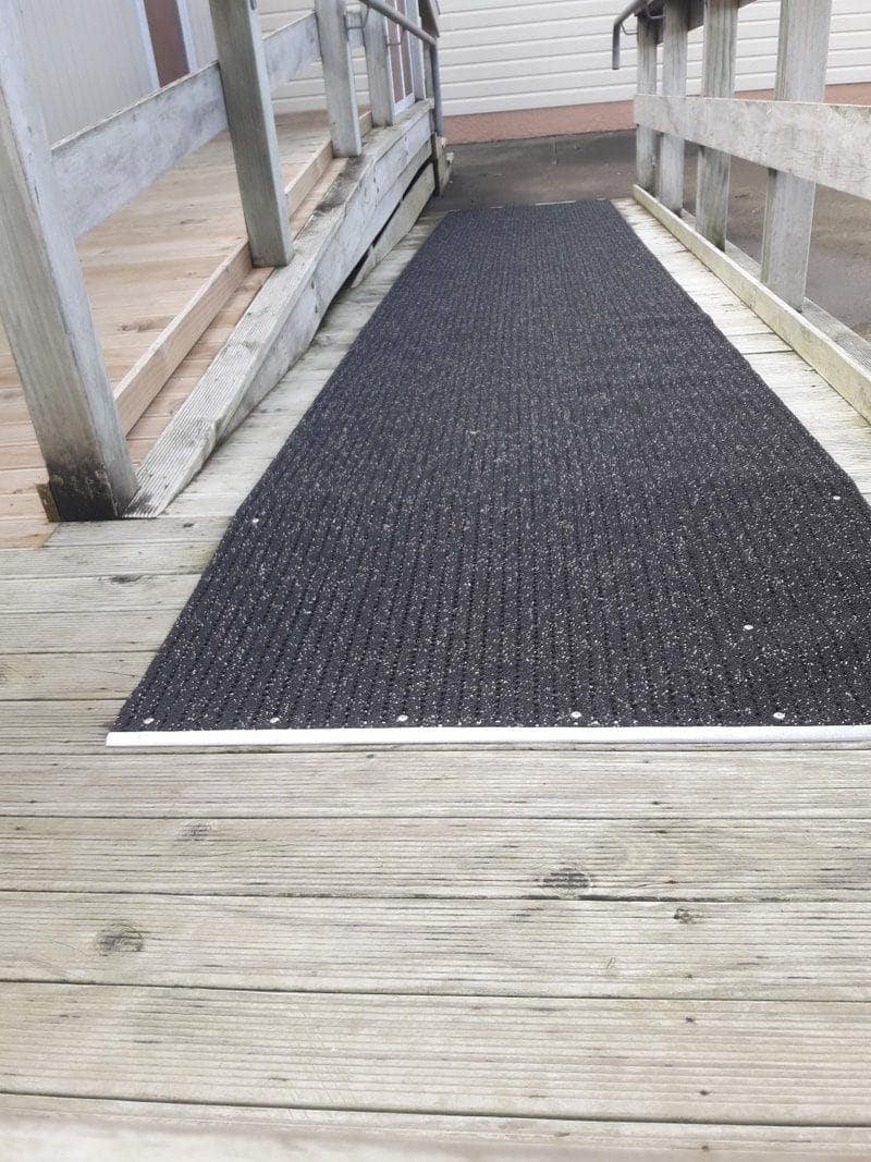 Four in One Non slip Matting For Ramps Decks And Stairs 